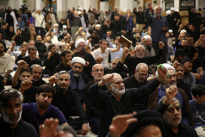 Cerimonia commemorativa del Leader della Comunità, il martire Imam Khamenei, organizzata dagli enti internazionali del seminario