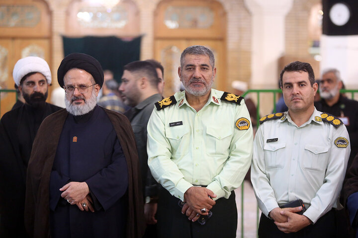 Cerimonia commemorativa del Leader della Comunità, il martire Imam Khamenei, organizzata dagli enti internazionali del seminario