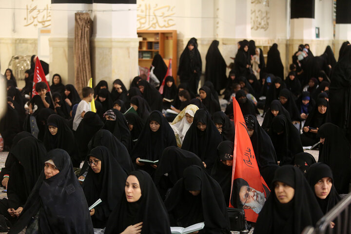 Cerimonia commemorativa del Leader della Comunità, il martire Imam Khamenei, organizzata dagli enti internazionali del seminario