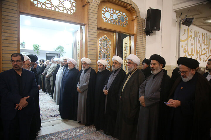 Cerimonia commemorativa del Leader della Comunità, il martire Imam Khamenei, organizzata dagli enti internazionali del seminario