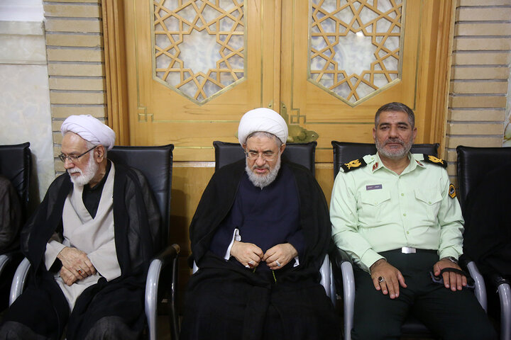 Cerimonia commemorativa del Leader della Comunità, il martire Imam Khamenei, organizzata dagli enti internazionali del seminario