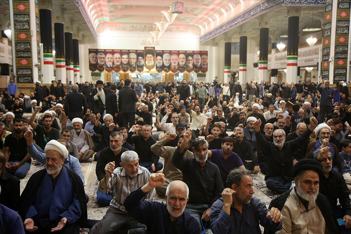 Cerimonia commemorativa del Leader della Comunità, il martire Imam Khamenei, organizzata dagli enti internazionali del seminario