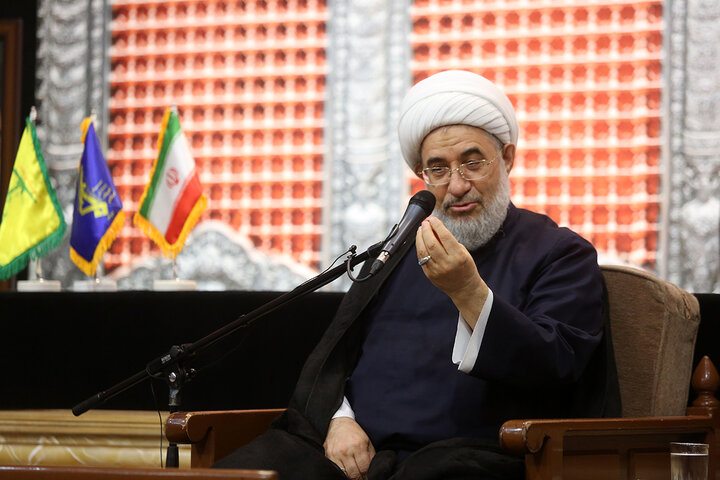 Cerimonia commemorativa del Leader della Comunità, il martire Imam Khamenei, organizzata dagli enti internazionali del seminario