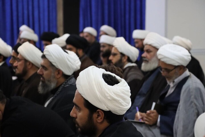 نشست ویژه ائمه جماعات، مبلغین و روحانیون اهواز