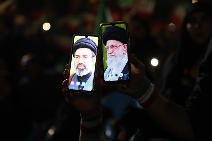تصاویر/ اجتماع مردمی «شب‌های اقتدار حسینی»  در معراج الشهدای میدان سعدی