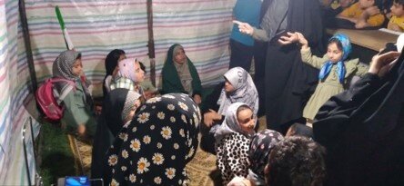تصاویر/فعالیت تبلیغی خواهران طلبه مدارس علمیه لرستان در روزهای حماسه