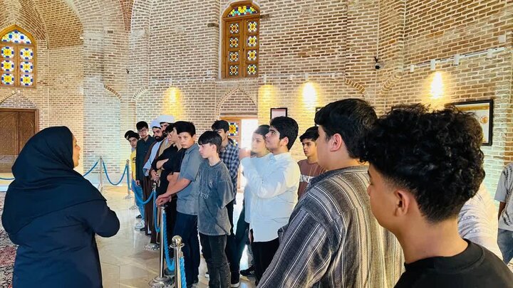 تصاویر/ اردوی فرهنگی طلاب جدید الورود مدرسه علمیه امام محمد باقر (ع) در اردبیل