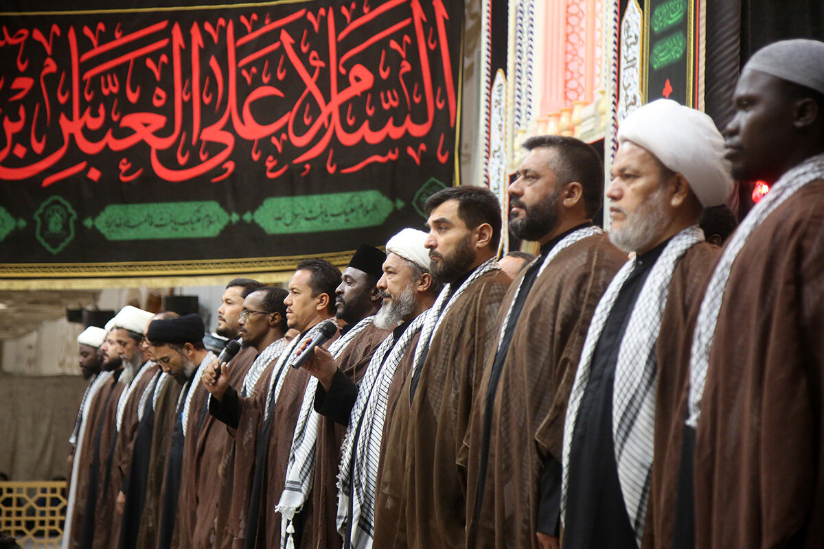Cerimonia commemorativa del Leader della Comunità, il martire Imam Khamenei, organizzata dagli enti internazionali del seminario