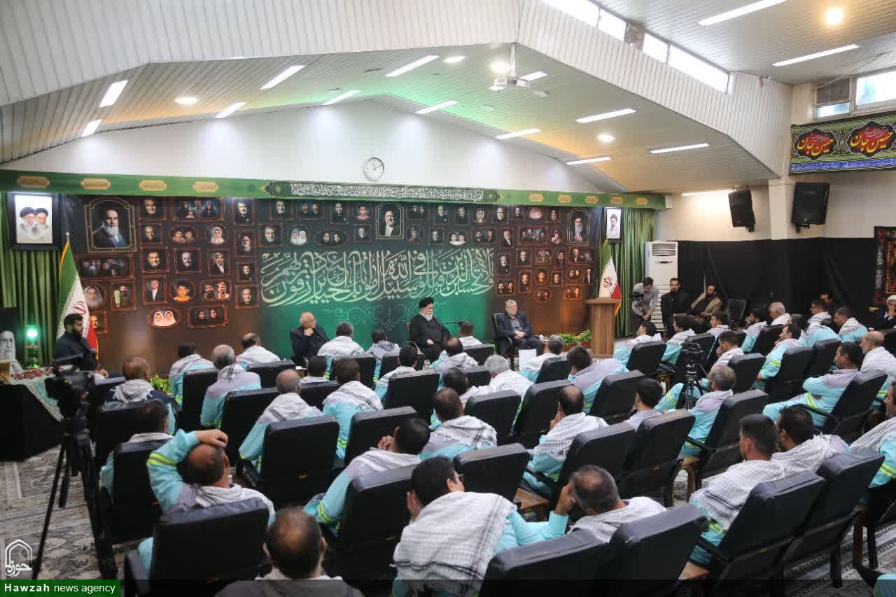 خدمت به زائران اربعین با معرفت و اخلاص، دنیا و آخرت انسان را بیمه میکند خدمت به زائران اربعین با معرفت و اخلاص، دنیا و آخرت انسان را بیمه میکند