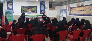 برگزاری کارگاه آموزشی رایگان دوخت چادر و مقنعه در مدرسه علمیه خواهران نائین