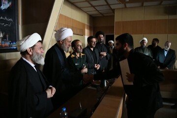 تقدیر نماینده ولی‌فقیه در فارس از مجاهدت روحانیون جهادی در جنگ تحمیلی سوم
