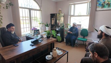 تصاویر/ جلسه مباحث عمرانی مدرسه علمیه تویسرکان