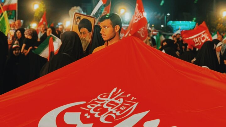 تصاویر / حضور میدانی مدیر،اساتید وطلاب مدرسه علمیه شیخ الاسلام قزوین دربیعت با رهبر شهید انقلاب اسلامی ایران