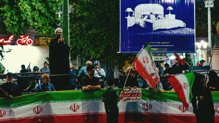 تصاویر / حضور میدانی مدیر،اساتید وطلاب مدرسه علمیه شیخ الاسلام قزوین دربیعت با رهبر شهید انقلاب اسلامی ایران