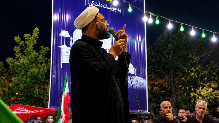 تصاویر / حضور میدانی مدیر،اساتید وطلاب مدرسه علمیه شیخ الاسلام قزوین دربیعت با رهبر شهید انقلاب اسلامی ایران