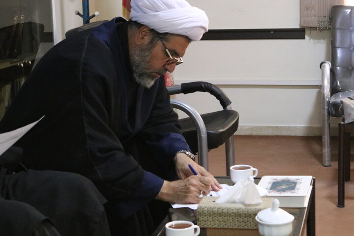 تصاویر/ بررسی پایان نامه های استان همدان