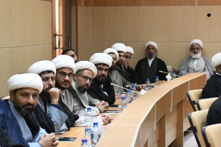 تقدیر نماینده ولی فقیه در فارس از مجاهدت روحانیون
