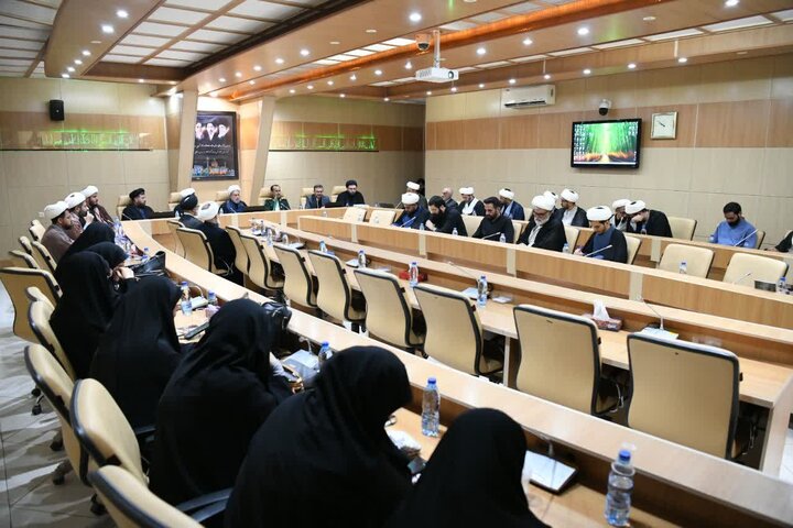 تقدیر نماینده ولی فقیه در فارس از مجاهدت روحانیون