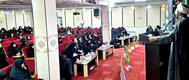 تصاویر نشست  هم اندیشی  و برنامه ریزی محتوایی اربعین