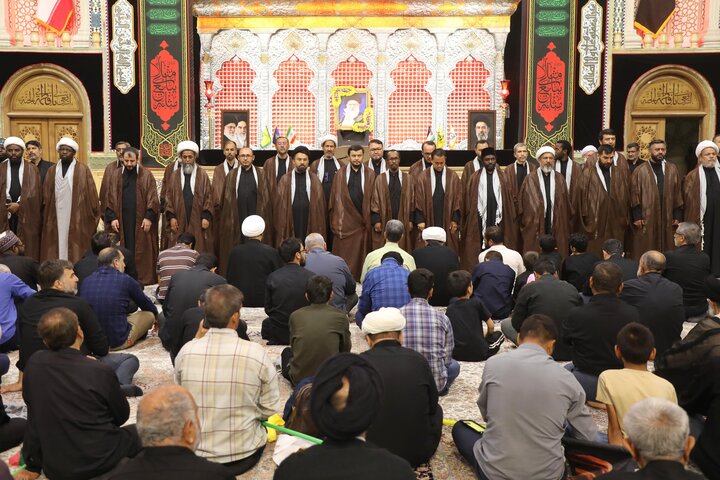 قم المقدسہ میں علماء و طلاب غیر ایرانی کی جانب سے رہبر شہید کی مجلس ترحیم