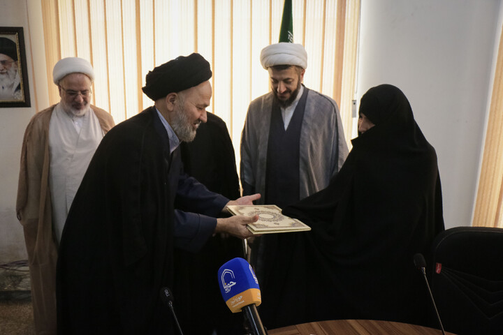 تصاویر/ مراسم تکریم و معارفه مسئول سابق و جدید مرکز امور نخبگان و استعداد های برتر حوزه های علمیه برادران و خواهران