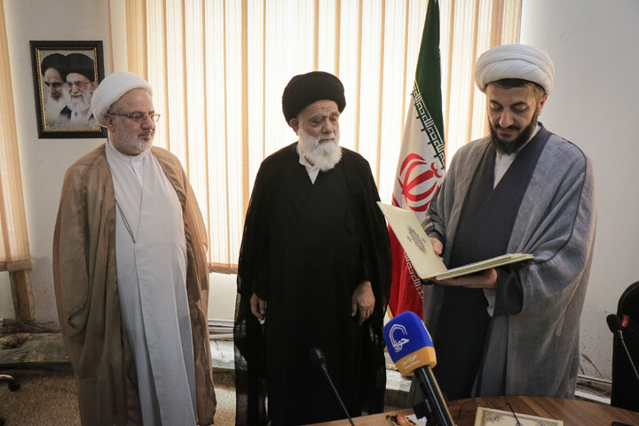 تصاویر/ مراسم تکریم و معارفه مسئول سابق و جدید مرکز امور نخبگان و استعداد های برتر حوزه های علمیه برادران و خواهران