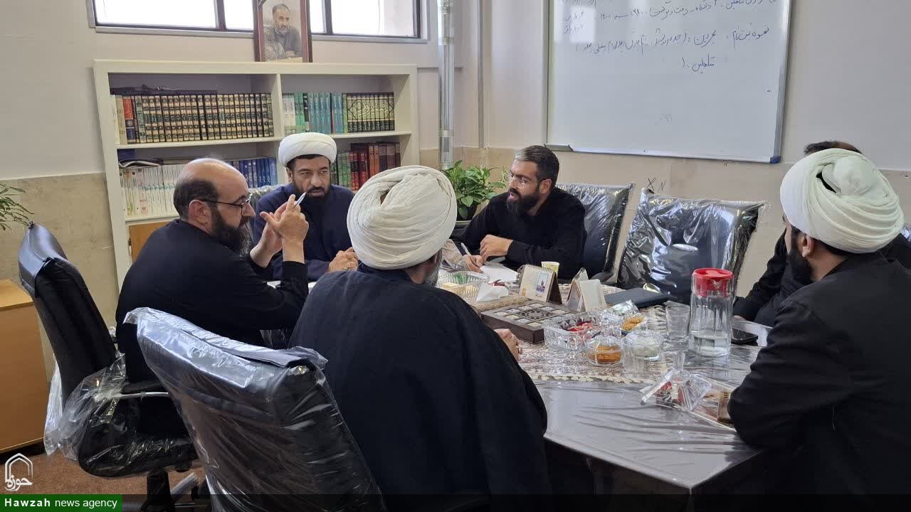 اعزام ۷ کاروان اتوبوسی طلاب اصفهان به مرز مهران برای شرکت در راهپیمایی اربعین اعزام ۷ کاروان اتوبوسی طلاب اصفهان به مرز مهران برای شرکت در راهپیمایی اربعین