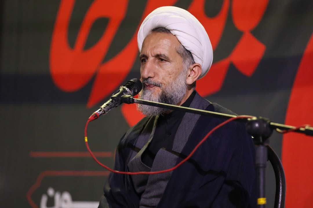 حفظ وحدت و دوری از تفرقه پیام رهبر انقلاب است حفظ وحدت و دوری از تفرقه پیام رهبر انقلاب است