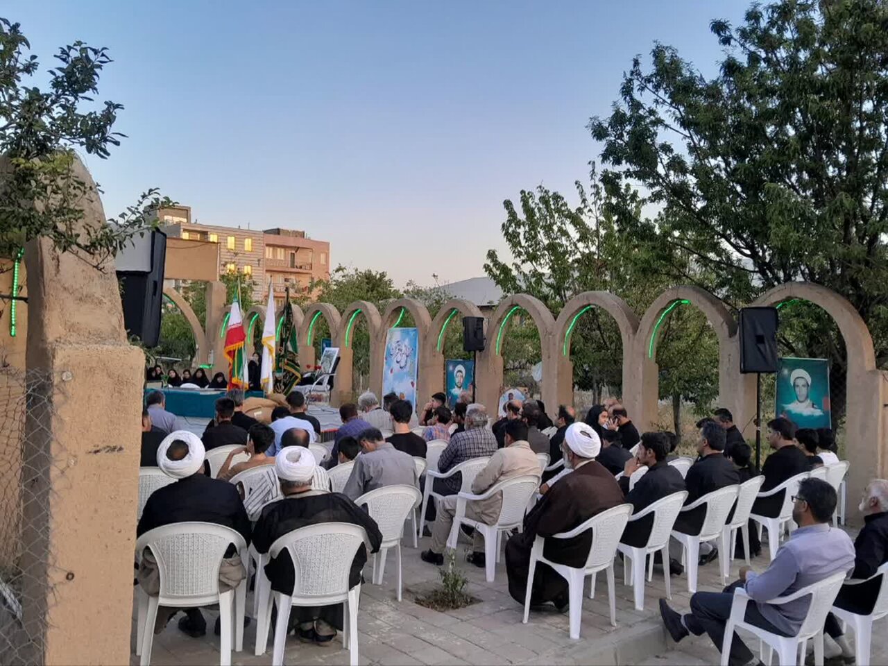 محفل قرآن کریم گرامیداشت امام شهید در ملایر برگزار شد+عکس و فیلم محفل قرآن کریم گرامیداشت امام شهید در ملایر برگزار شد+عکس و فیلم