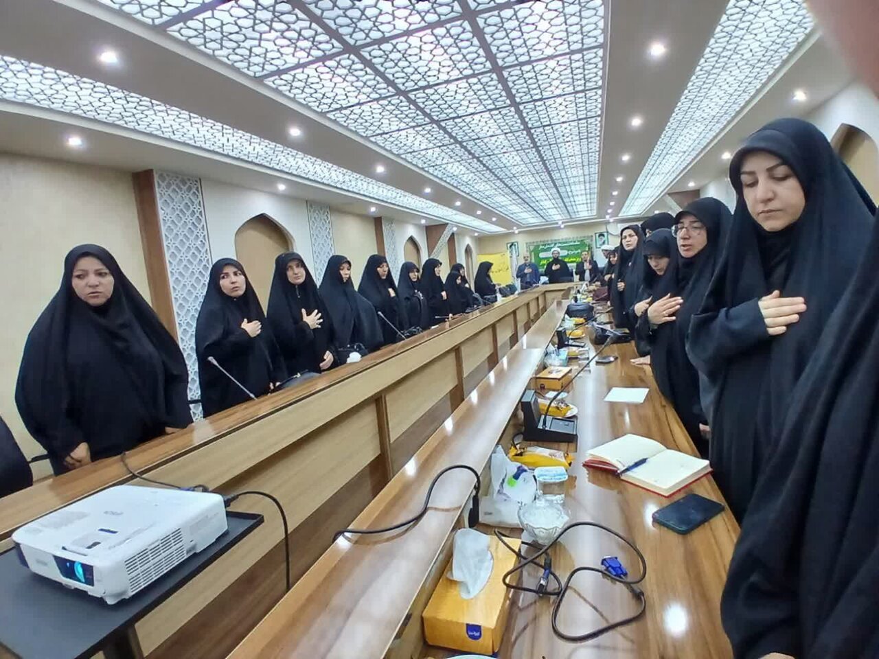 نشست تخصصی «نقش بانوان در احیای شعار باید برخاست» در اردبیل