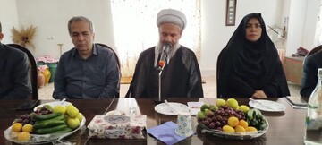 قرآن و روایات بر کرامت انسانی تأکید دارند