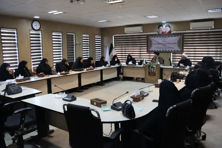 تصاویر /  برگزاری نشست تحمیلی بانوان کنش‌گر مسجدی بانور آذربایجان شرقی