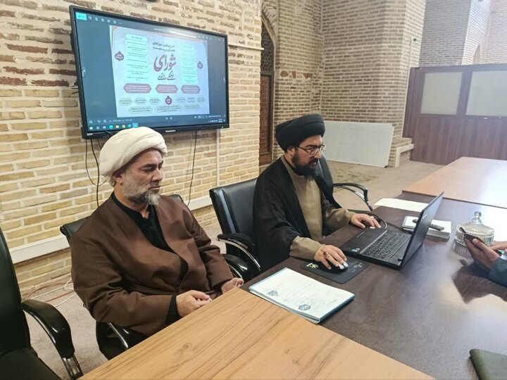 تصاویر / نشست مدیر مرکز رسیدگی به امور مساجد استان قزوین با دبیران امور مساجد شهرستان های استان