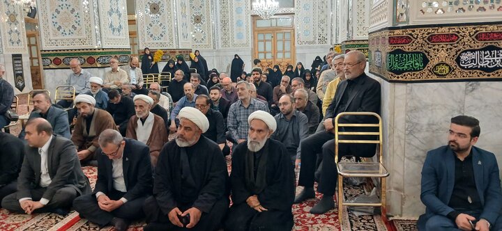 تصاویر /تجدید میثاق دانشگاهیان مشهد با قائد امت و رهبرشهید در حرم مطهر رضوی