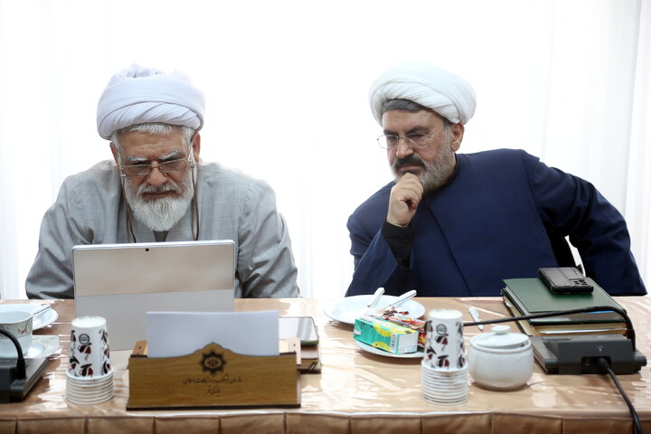 تصاویر/ رونمایی از کتاب اندیشه تفسیری صدر