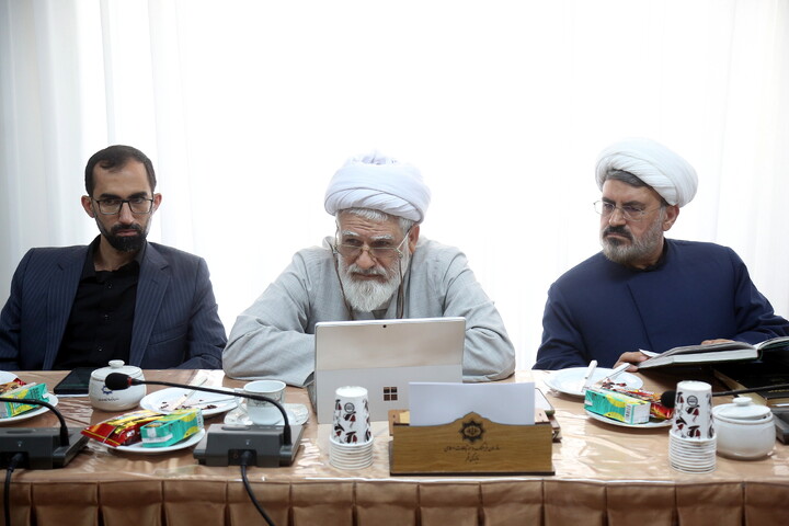 تصاویر/ رونمایی از کتاب اندیشه تفسیری صدر