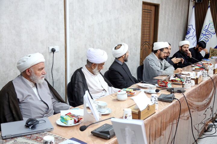 تصاویر/ رونمایی از کتاب اندیشه تفسیری صدر