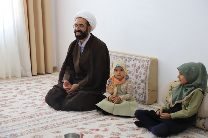 تصاویر/سرکشی مدیر حوزه علمیه کردستان از روحانیون هجرت شهرستان کامیاران