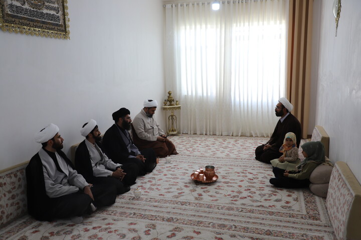 تصاویر/سرکشی مدیر حوزه علمیه کردستان از روحانیون هجرت شهرستان کامیاران