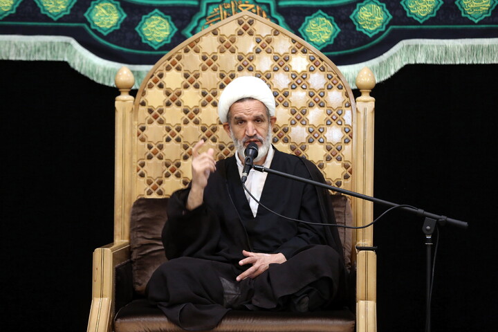 مراسم اقامه عزا در شب شهادت امام حسن مجتبی (ع) و مراسم بزرگداشت رهبر شهید