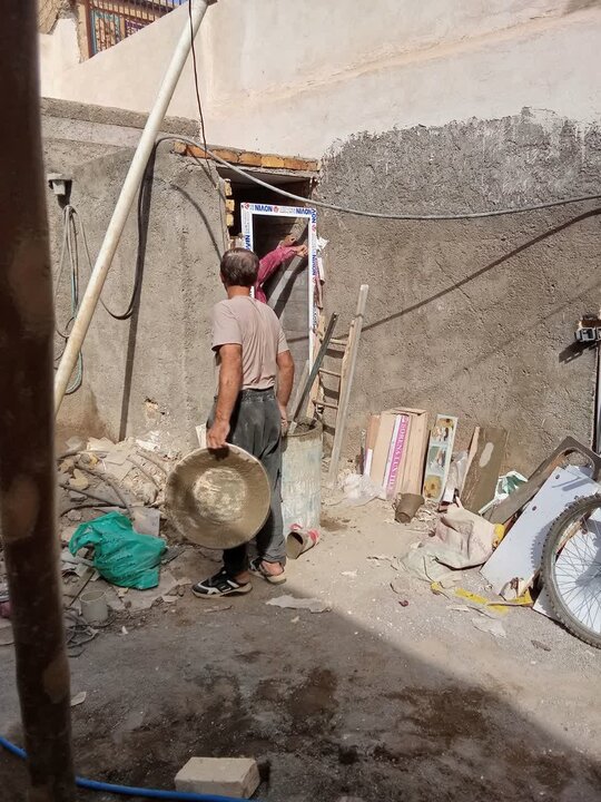 تصاویر/ مرمت خانه مددجوی کاشانی توسط گروه جهادی حجت‌الاسلام کافی