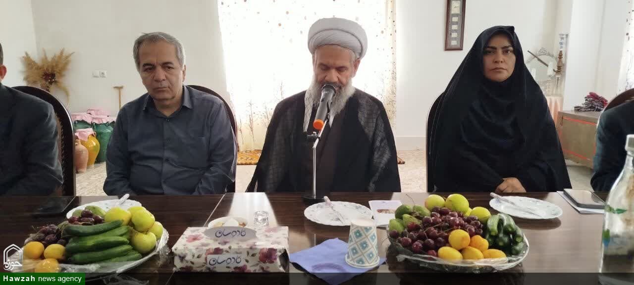 قرآن و روایات بر کرامت انسانی تأکید دارند قرآن و روایات بر کرامت انسانی تأکید دارند