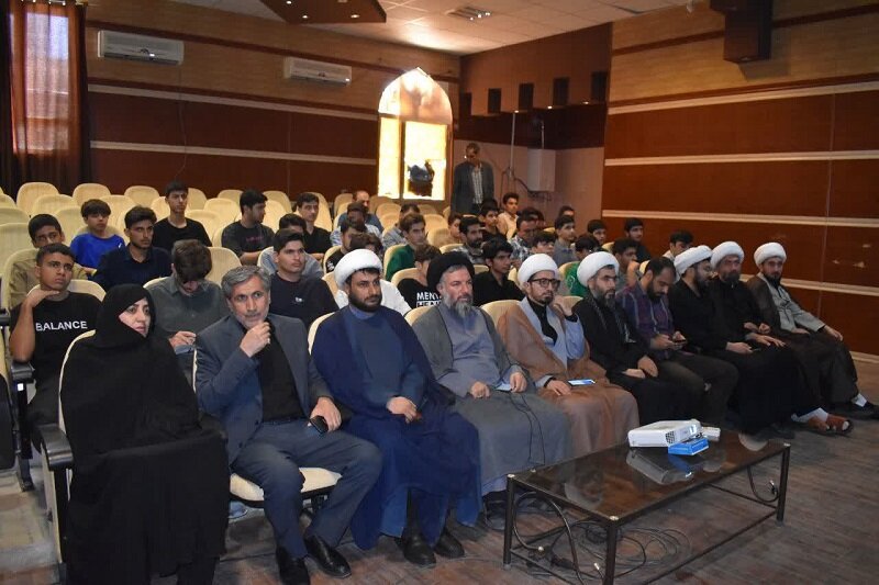 گردهمایی علمی و تربیتی مدرسه علمیه سرپل‌ذهاب با حضور دانش‌آموزان مستعد+عکس