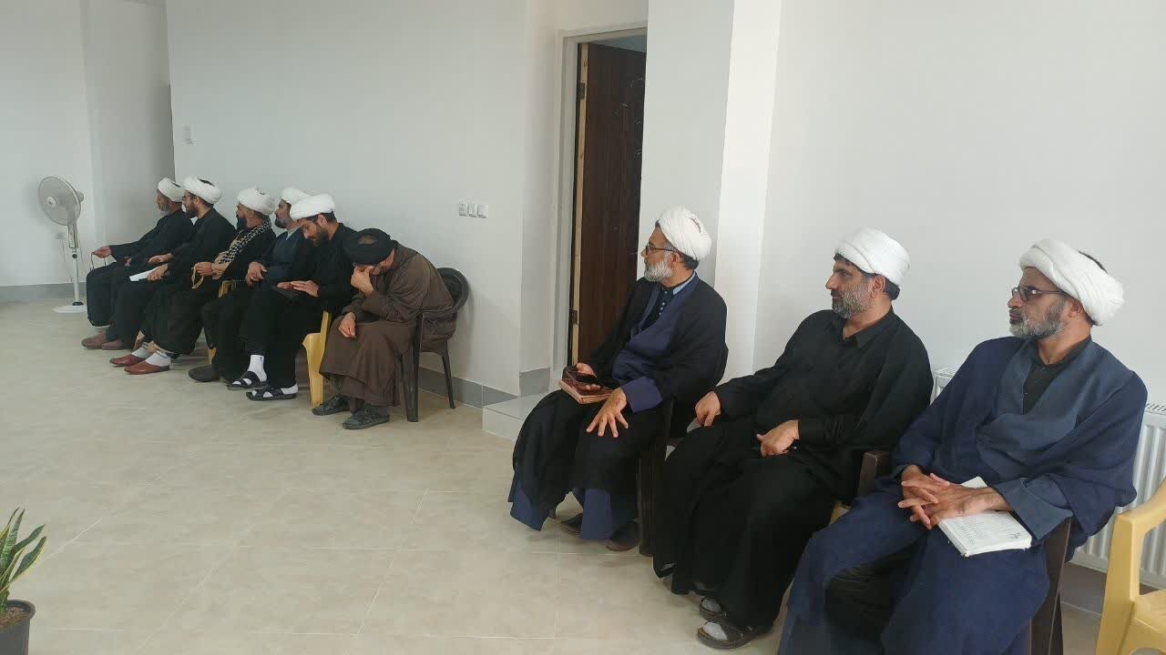 بررسی مسائل فرهنگی و دینی زرندیه در نشست امام جمعه با روحانیون شهرستان+عکس بررسی مسائل فرهنگی و دینی زرندیه در نشست امام جمعه با روحانیون شهرستان+عکس