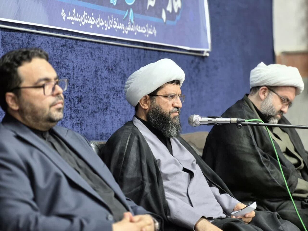 نشست روحانیت و مسئولان ارشد شهرستان پاکدشت/ تأکید بر هم‌افزایی برای حل مشکلات مردم