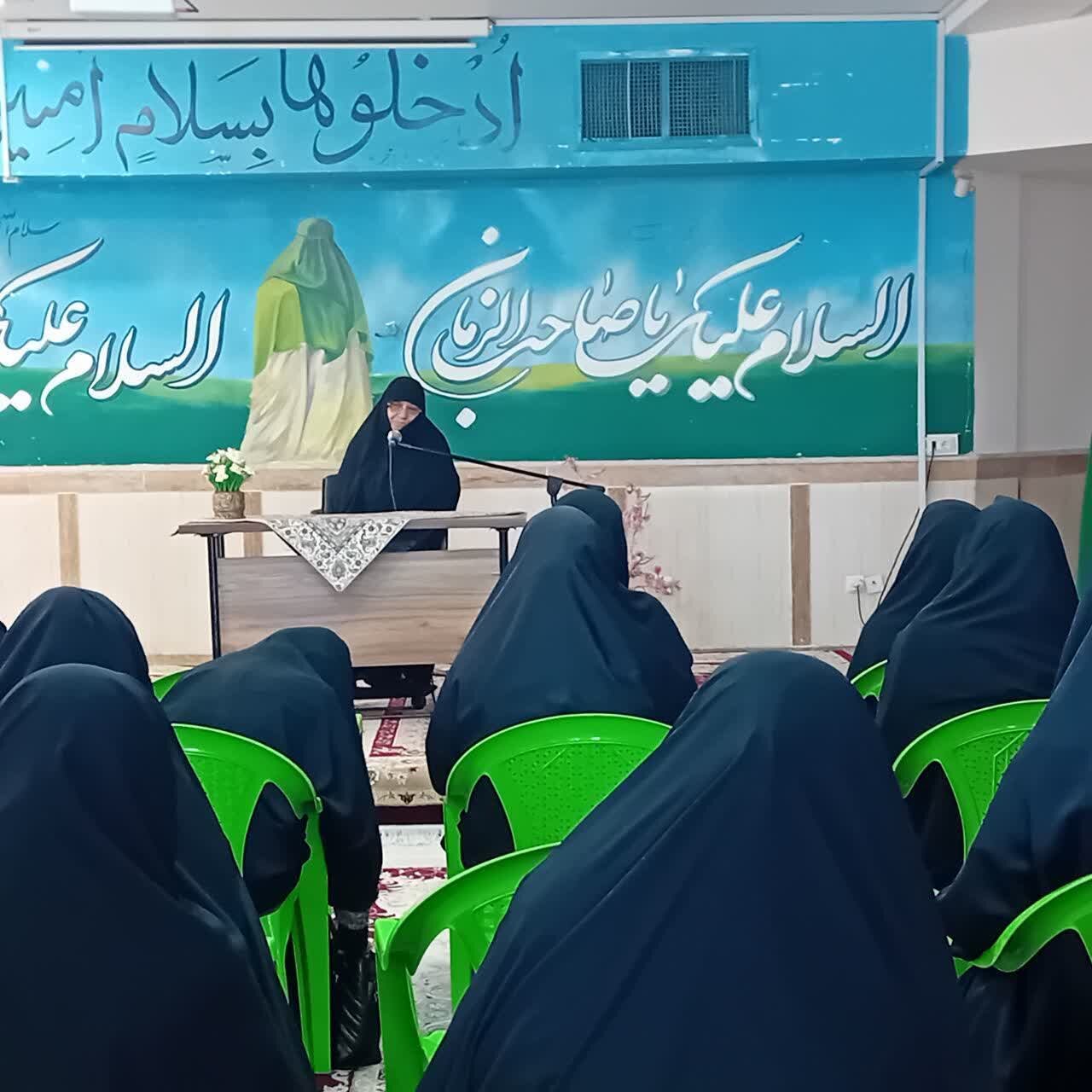 تحلیل و تبیین دو وظیفه بانوان مبلغ در شرایط جنگی
