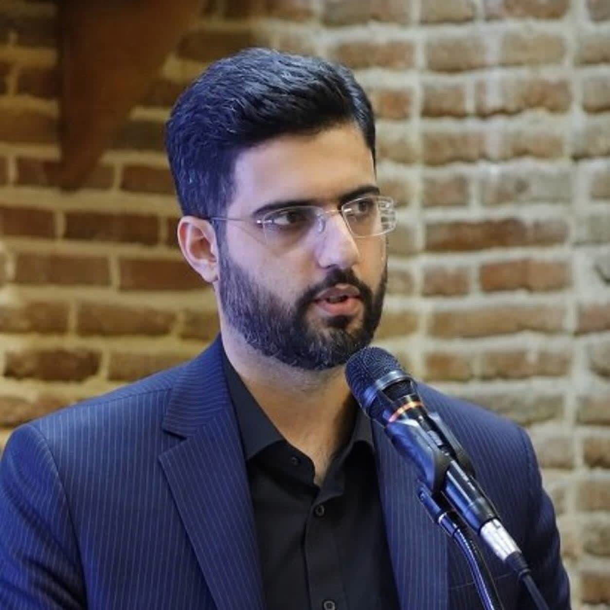 استقرار قرارگاه منطقه ۱۰ شهرداری تهران در عمود ۸۳۳ برای خدمترسانی به زائران اربعین استقرار قرارگاه منطقه ۱۰ شهرداری تهران در عمود ۸۳۳ برای خدمترسانی به زائران اربعین