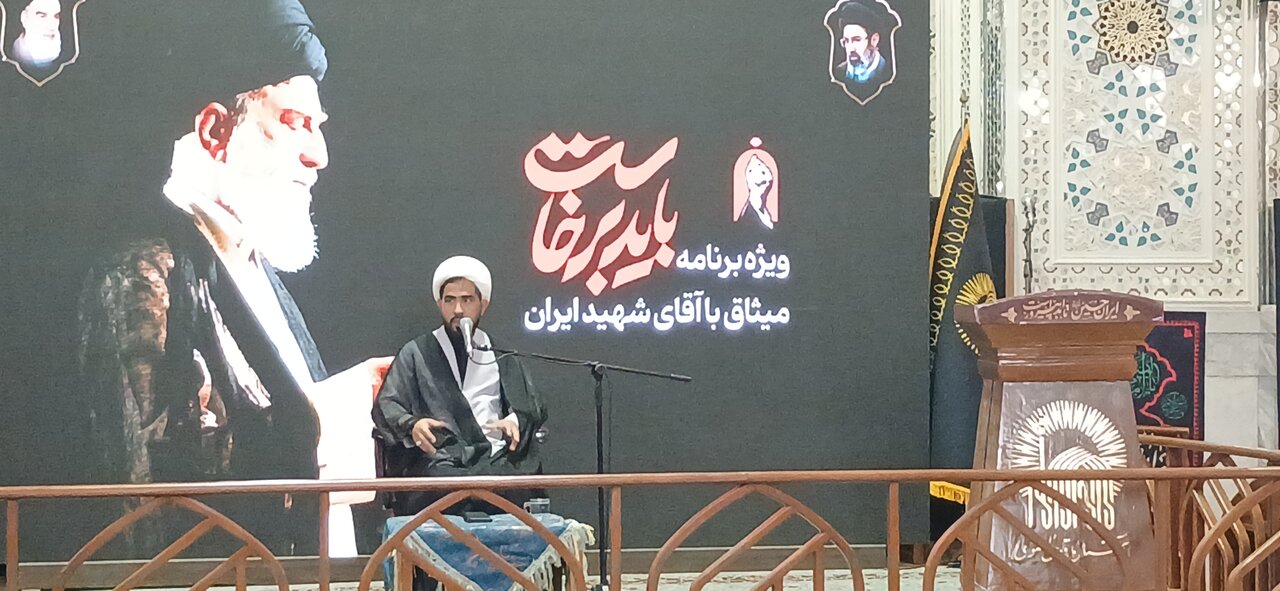 تجدید میثاق دانشگاهیان مشهد با قائد امت و رهبرشهید در حرم مطهر رضوی