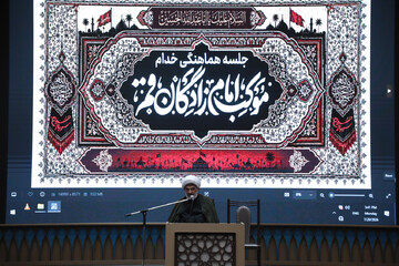 تصاویر/ جلسه توجیهی خادمین موکب امامزادگان قم مستقر در شهر مقدس سامرا