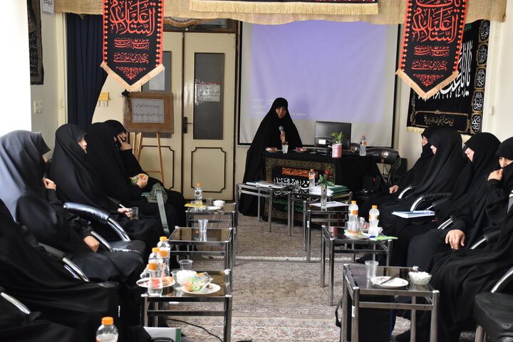 برگزاری نشست کارشناسان علمی مدارس علمیه خواهران استان خراسان رضوی